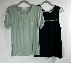 Passenger Made To Roam Lot of 2 Tops Size M Black Green Boho Coastal Minimalist